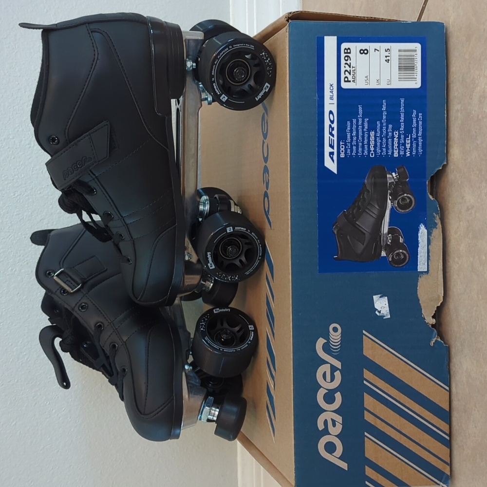 Low Cutt Roller Skates